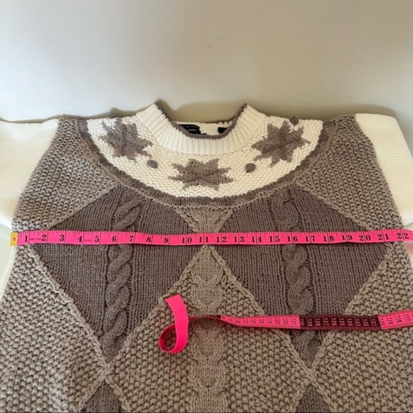 Vintage Knitted by hand Crewneck Sweater - Picture 4 of 5
